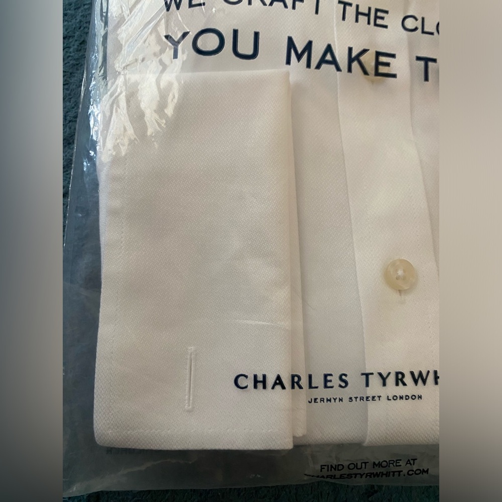 Charles Tyrwhitt 17/34